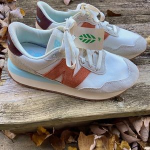 NWT New Balance 237 Womens Sea Salt /Soft Copper size 8